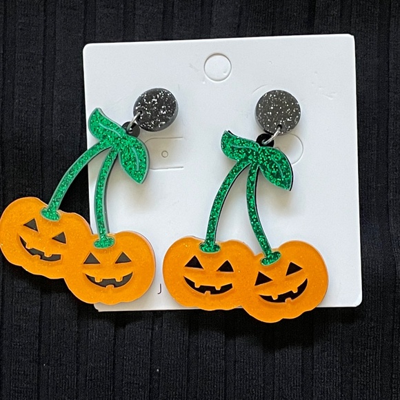 Halloween Pumpkin and Skull Earrings - Picture 3 of 4